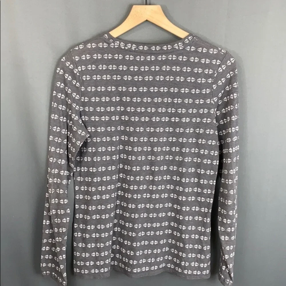 𝅺long sleeve T - Picture 2 of 5